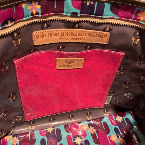 Consuela Large Zippered Tote - Twyla Legacy Cactus *RETIRED* - Picture 6 of 14